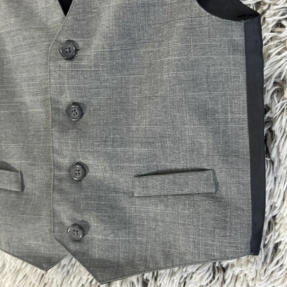 Van Heusen Boys Suit‎ Vest 4 Button Size 6 Gray Formal Casual Preppy Sleeveless